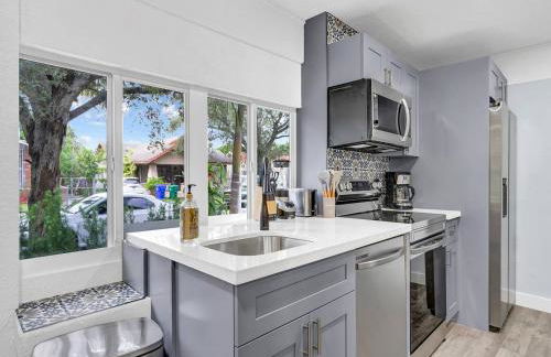 Bungalow House 6 BR Pool Little Havana - Foto 8