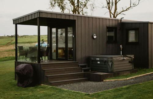 Luxury 1 bedroom Glamping Cabin with Hot Tub & BBQ - Foto 34