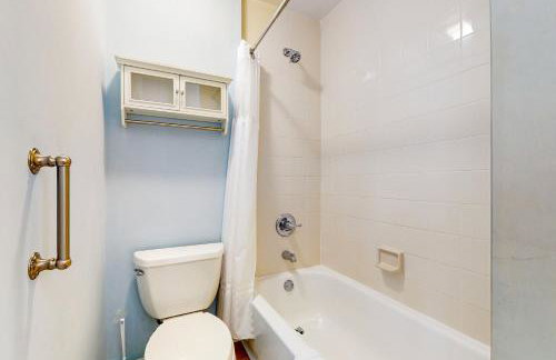 Ocean-view townhome with balcony & W/D - walk to beach - dog-friendly - Foto 20