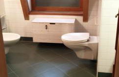 Ampio appartamento su 2 livelli con garage coperto - Foto 24