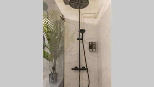 Superbe Appart Plein Centre avec Parking & Jardin - Foto 4