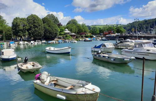 Sunnydaze-detached chalet with 2 bedrooms and 2 bathrooms and private parking outside door - Foto 28