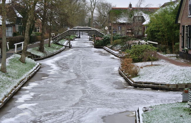 Lakeside Cottage With Boat - Photo 18