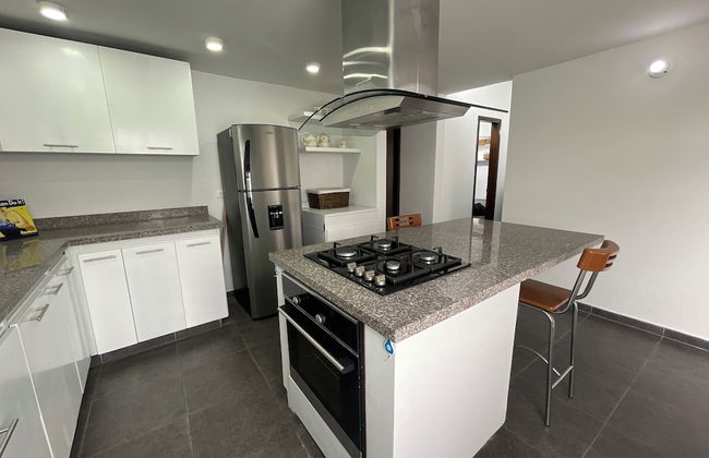 Súper Apartamento TV Wi Fi y parqueadero - Foto 6