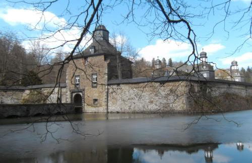 Cozy Apartment with Private Garden in Nisterau - Foto 33