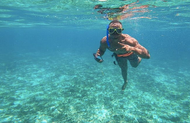 Excursão de catamarã Isla Mujeres, snorkeling, diversão, bar aberto e buffet - Foto 26