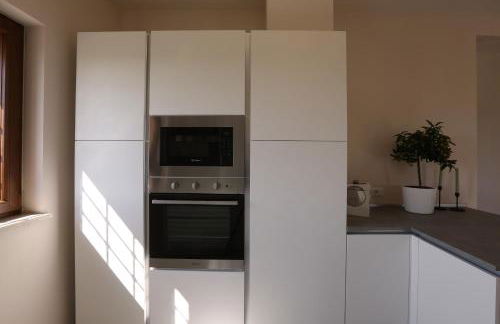 Casale Medi - Nuove ed eleganti case con giardino, vista e piscina condivisa - Foto 23