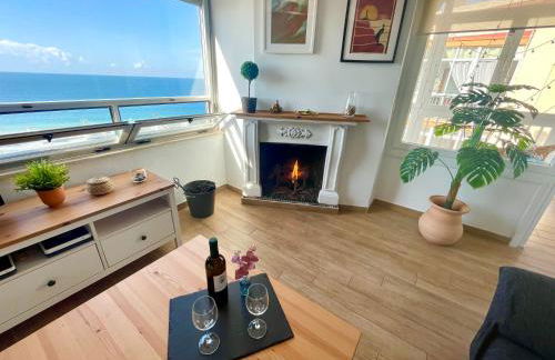 GATU Casa Muse junto a la playa, vista al mar, aire acc, terraza, wifi y chimenea " Preferente mayores de 21 años y familias " - Foto 1