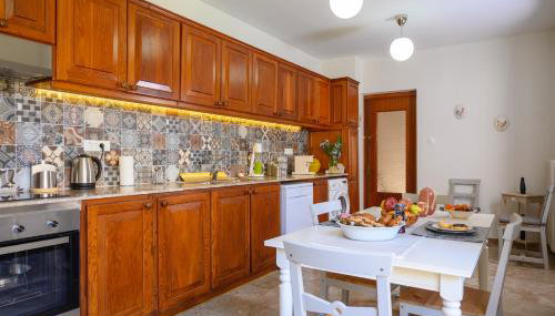 Mansion House - Photo 4, dishwasher, minibar