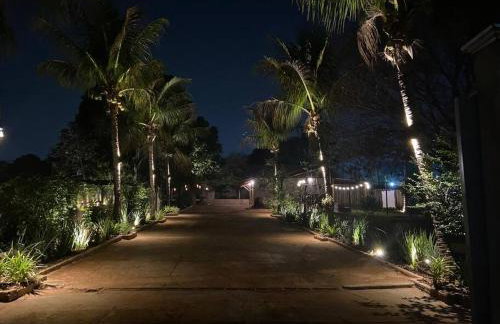 Bangalô com piscina e privacidade a 6 km do centro - Foto 16