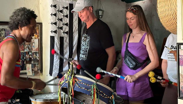 Il musicista ci insegnerà a suonare gli strumenti