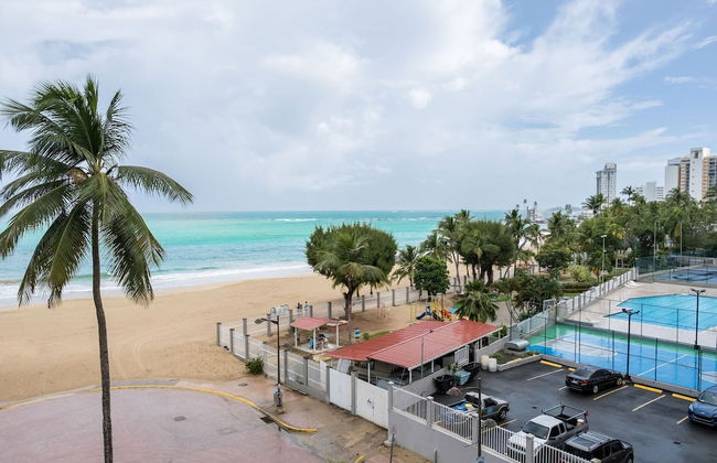 Luna Llena 1BDR Oceanview Pool - Photo 8