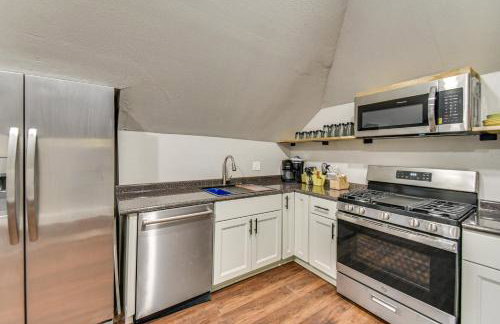 Walk to River & Downtown: Portsmouth Apartment! - Foto 10