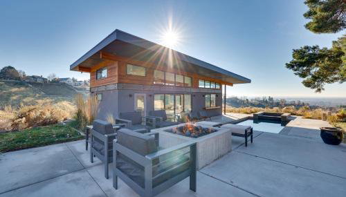 Luxe, Modern Studio with Sweeping City Views! - Foto 3