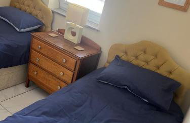 Castell Cottages Central with Parking - Foto 13