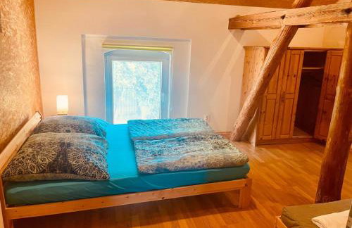 Alter Stall - Photo 2