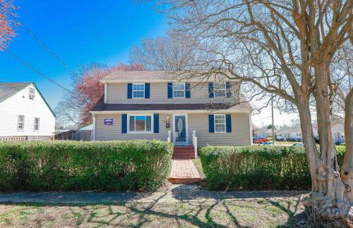 Sojourn Spacious Family Retreat with Fenced Backyard - Foto 1