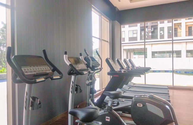 Homey And Well Design Studio Transpark Cibubur Apartment - Foto 21