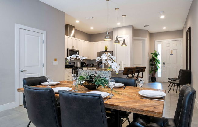 Modern Chic Home Mickey and Toy Story Rooms - Foto 16