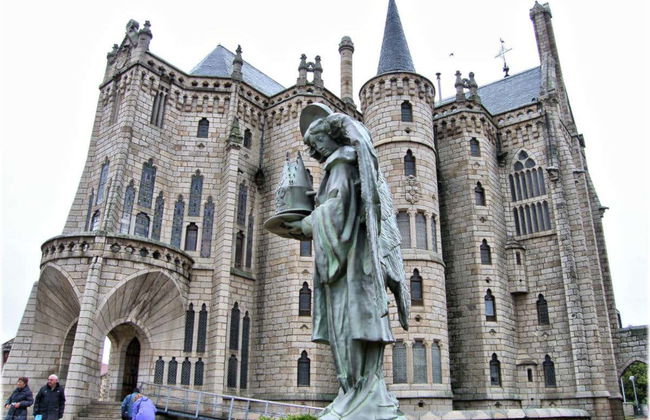 Visita guiada pelo Palácio Episcopal de Astorga - Foto 2