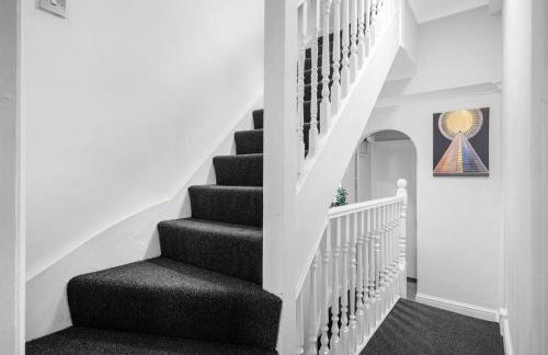 Stylist and Cosy 2 bed Apartment LongStay Parking Sleeps 4 WiFi - Foto 9