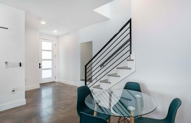 Upstay - Eastside Home w LRG Patio - Rooftop Deck - Foto 18