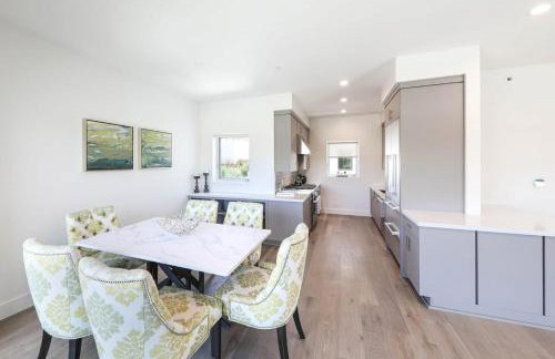 Luxury Stay Corona del Mar, Short Walk to Beach - Foto 2