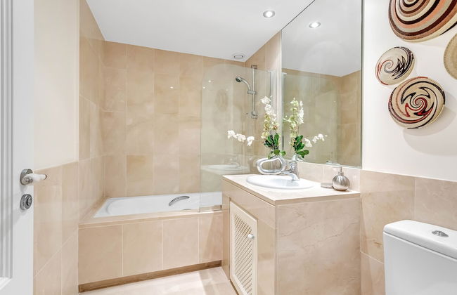 YOLO Spaces – Sotogrande Marina Boutique Apartment - Foto 21