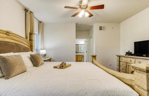 Large Home-Private Pool, Spa, and Pet Friendly Sleeps 12 - Foto 17