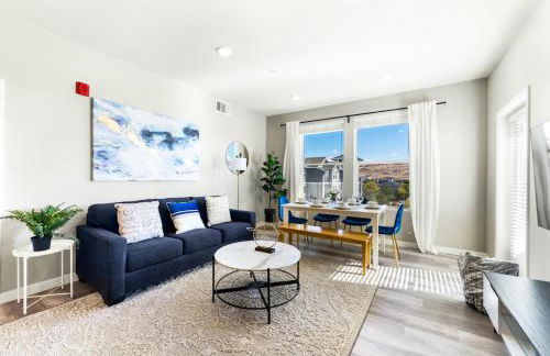 Designer Apt with Jacuzzi, Pool & Mountain Views - Foto 3