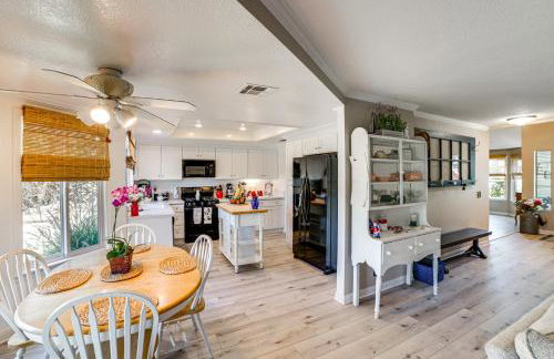 Pet-Friendly Riverside Retreat with Private Spa! - Foto 8