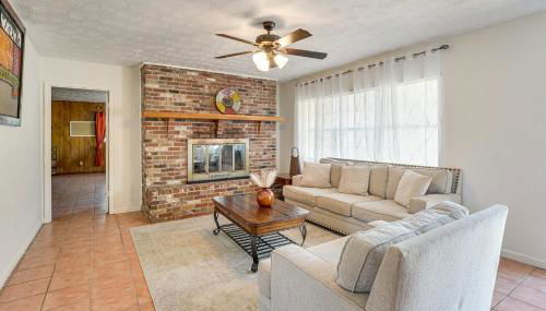 Hike and Fish! Wooded Family Getaway in Interlachen - Foto 3