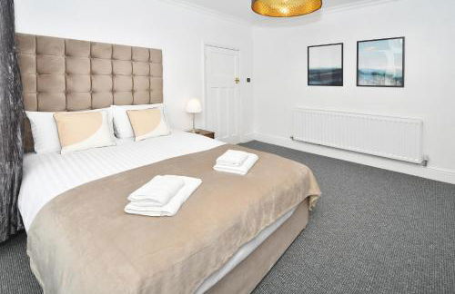 Moonlight House - sleeps 7, driveway, garden - Photo 11