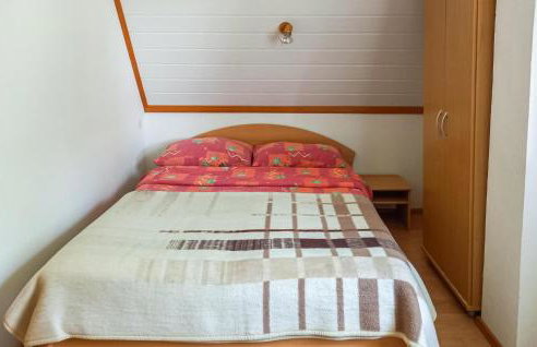 2 Bedroom Awesome Home In Homer-Lokve - Foto 13