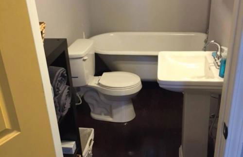 Modern Condo 2 Blocks From Quarters - Foto 34