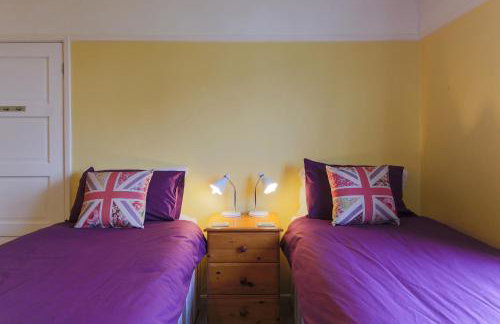 5 Bedroom House with Sea Views - Photo 23