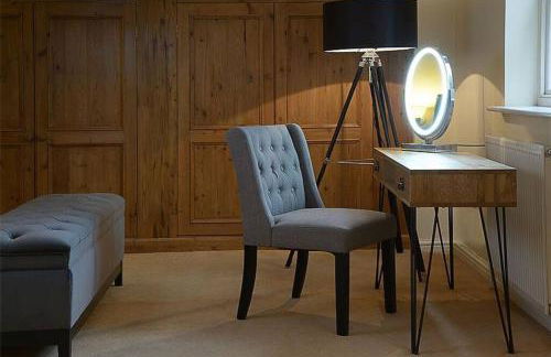 Unique 3 b'room house + free parking /city centre - Photo 5