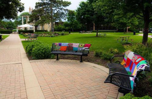 Downtown Libertyville Duplex Near Naval Base - Foto 24