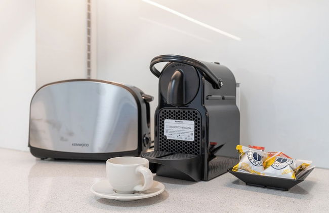 Brand New & Modern Studio JVC - Photo 79