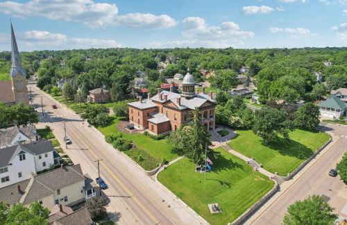 NEW! Heritage Retreat in the heart of Stillwater - Foto 46