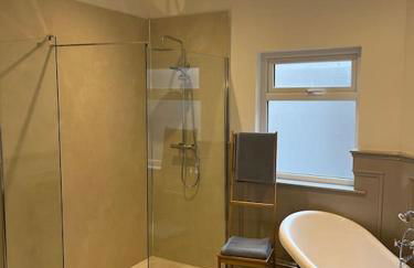 Charming Victorian Terrace, South Belfast - Foto 55