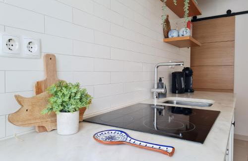 MINHA CASA SUA CASA - Cozy Little House, AC & WiFi - Foto 16