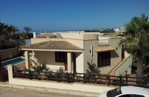 Villa Pino with exclusive private pool only 50m from the beach - Foto 14