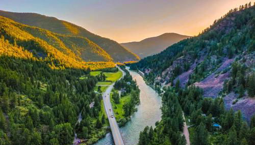 Luxury Riverfront Retreat on Montanas Iconic Blackfoot River with Hot Tub - Foto 4