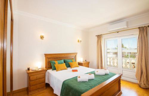 Villa Casa Castelo - Refúgio com piscina aquecível e BBQ na Galé, Albufeira - Foto 46