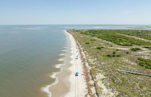 Oceanfront St Helena Island Condo with Beach Access! - Foto 5