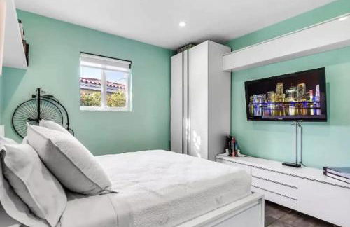 Modern Northwest Vacation Rentals in Miami - Photo 13