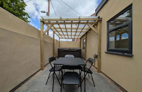 Numero Uno Ensuite 3BR Flat Hot Tub Wifi Parking Contractor and Group Friendly - Foto 11