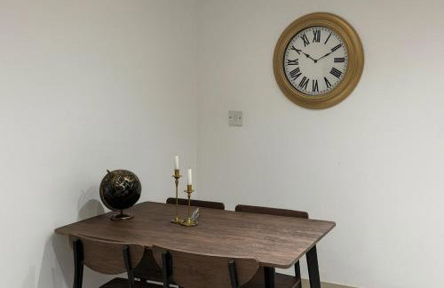 Modern 1 Bedroom Bungalow in Prime Heathrow Location - Photo 7