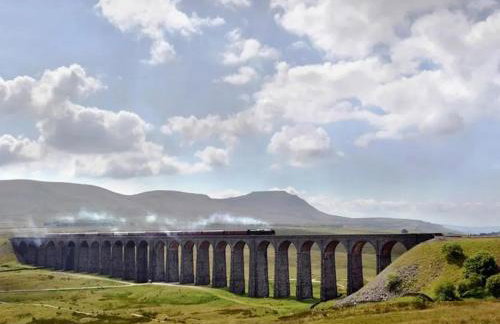 Large 4 bedroom home in Boston Spa village In-between York, Harrogate and Leeds, Sleeps 9 - Foto 21